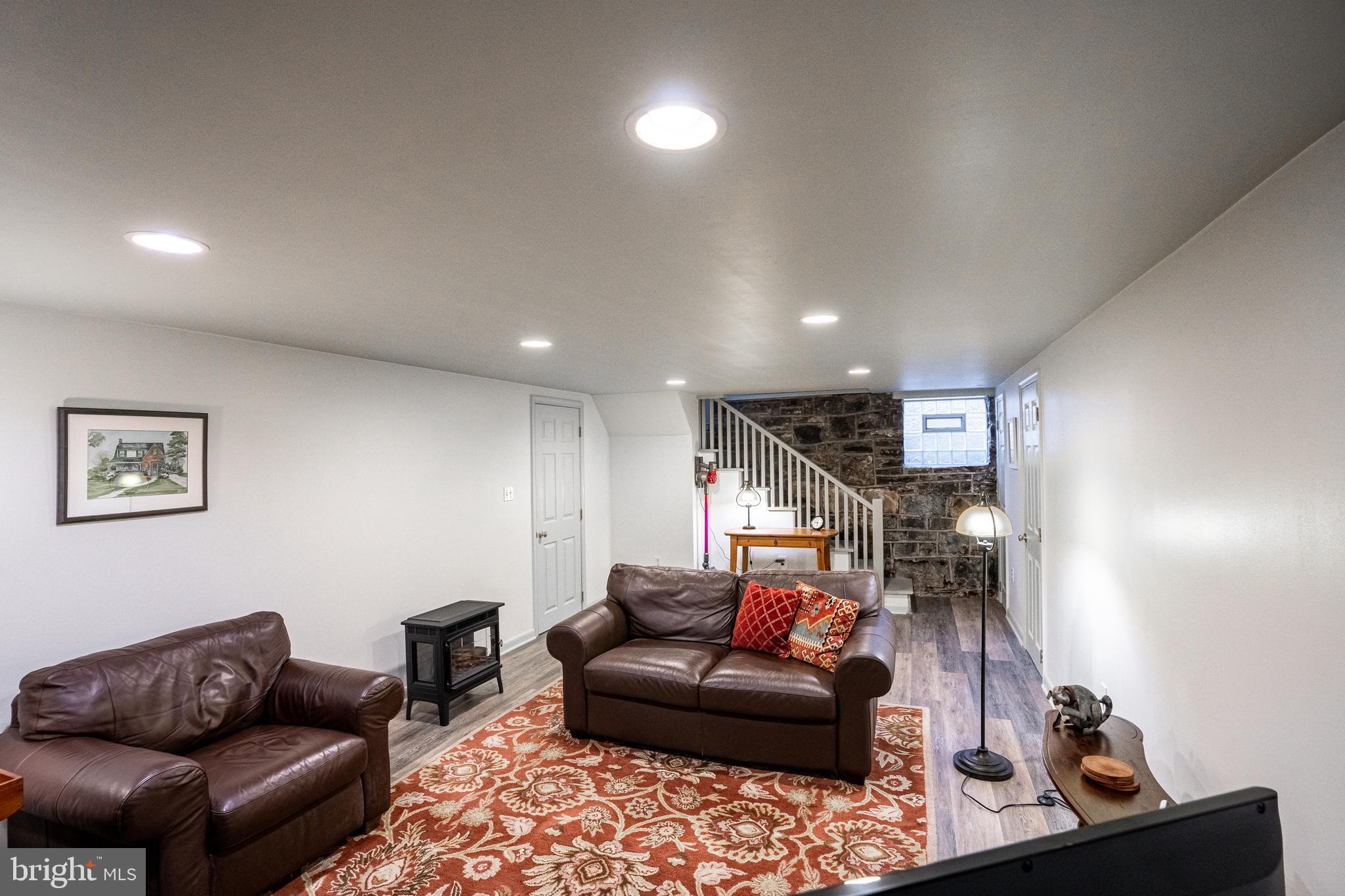 6106 Pinehurst Road Baltimore, MD 21212 - Photo 22 of 35