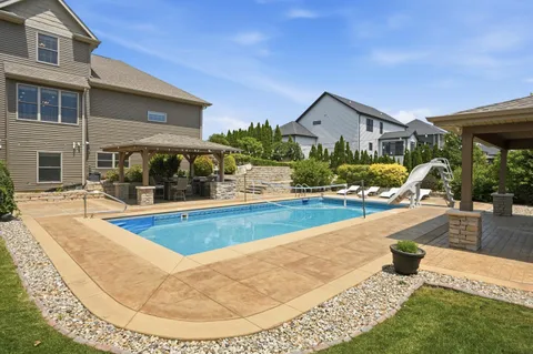 $1,025,000 | 863 Sylvia Lane, Crown Point, IN 46307