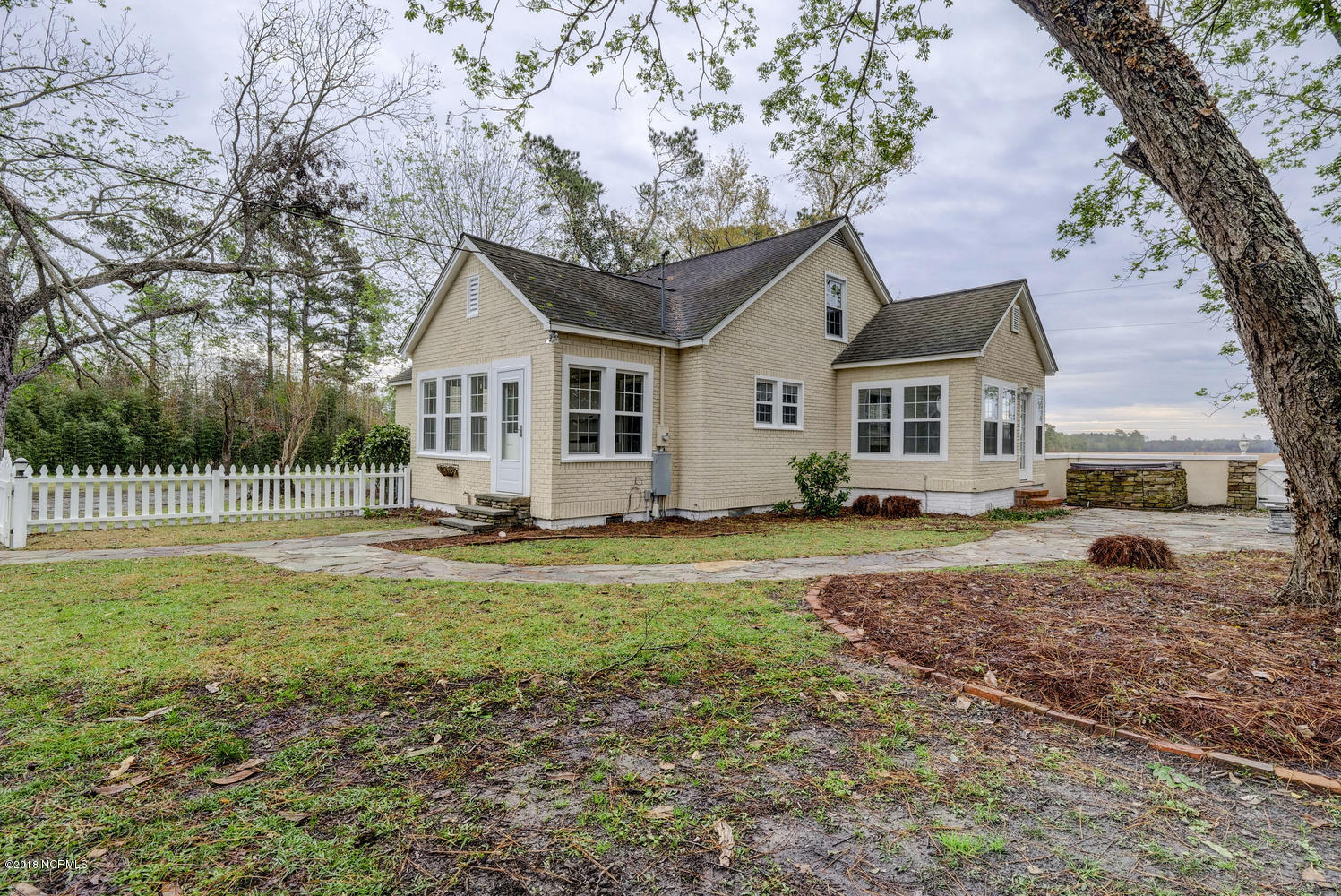 534 Malpass Corner Road Burgaw, NC 28425 - Photo 8 of 32 534 Malpass Corner Rd Burgaw-large-008-2