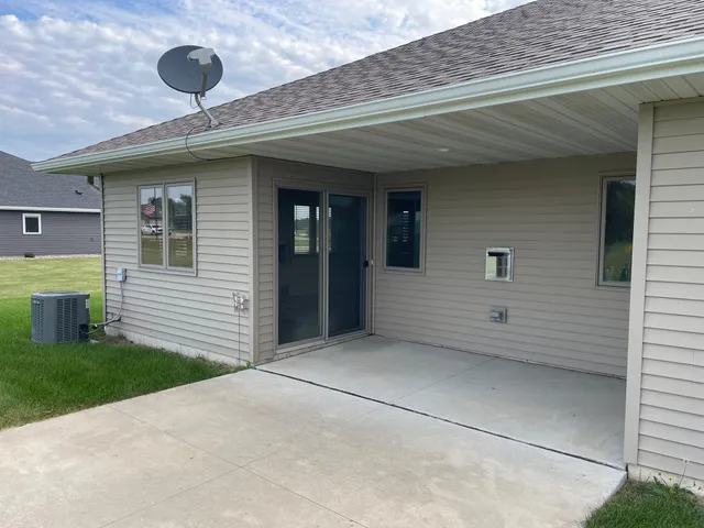 $289,900 | 101 Brittany Way Southeast, Grand Meadow, MN 55936