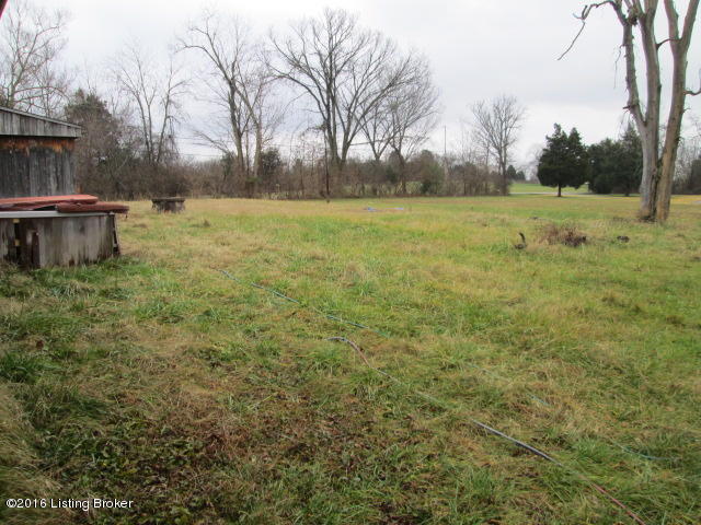 4100 Hopewell Road Louisville, KY 40299 - Photo 15 of 19 Yard