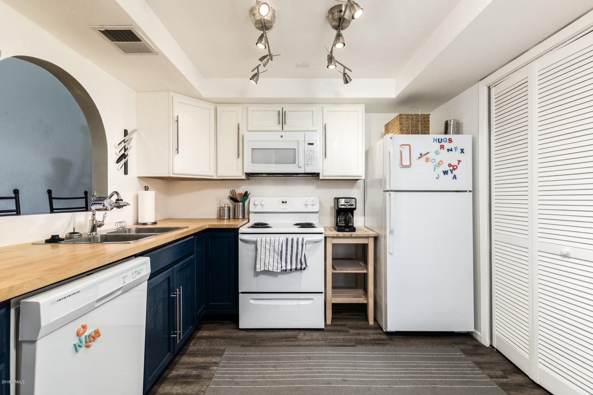 1217 North Miller Road, Unit 40 Scottsdale, AZ 85257 - Photo 4 of 20 Kitchen
