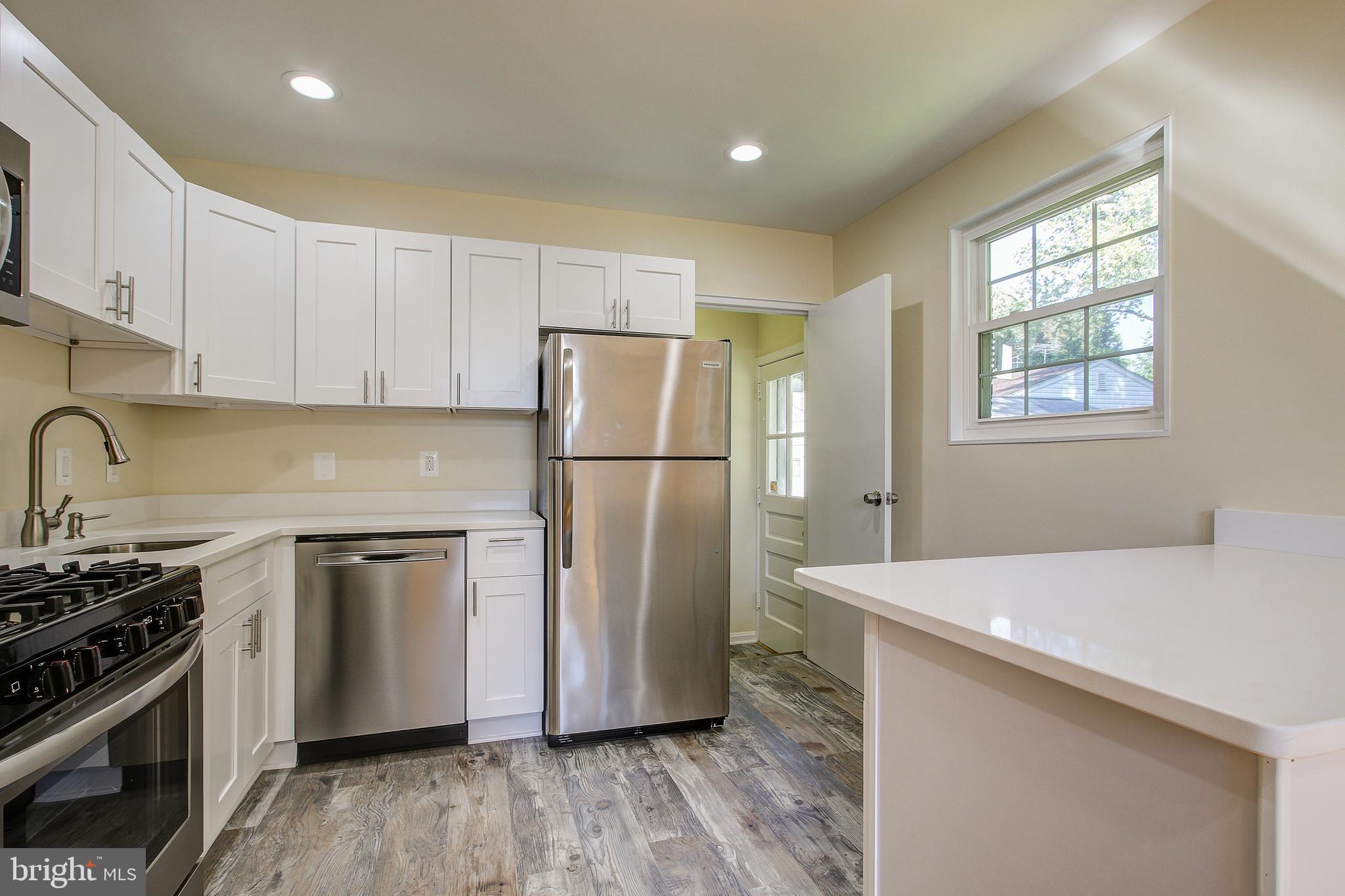 4713 Olden Road Rockville, MD 20852 - Photo 8 of 24 Brand New kitchen!