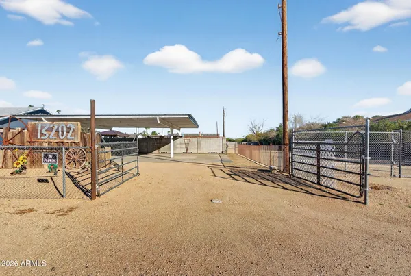 $689,000 | 13202 West Ocotillo Road, Glendale, AZ 85307