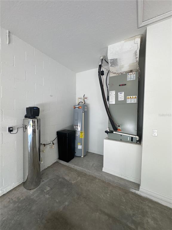 4356 Reisswood Loop Palmetto, FL 34221 - Photo 17 of 17 a view of a room with gym equipment