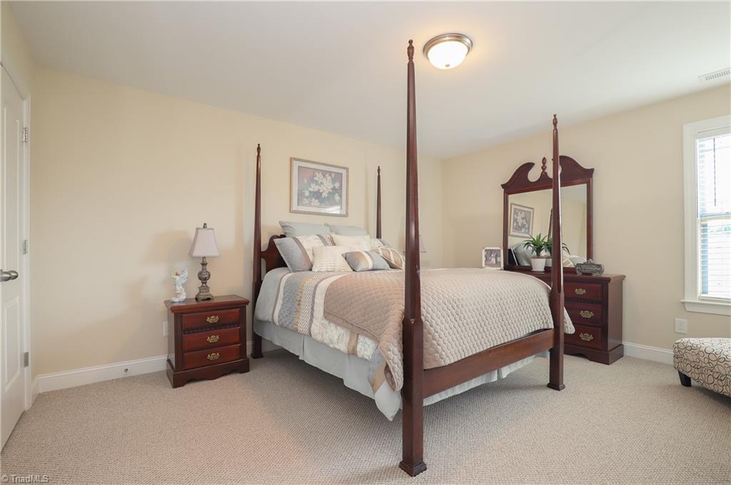 2689 Lamplight Circle High Point, NC 27265 - Photo 28 of 37