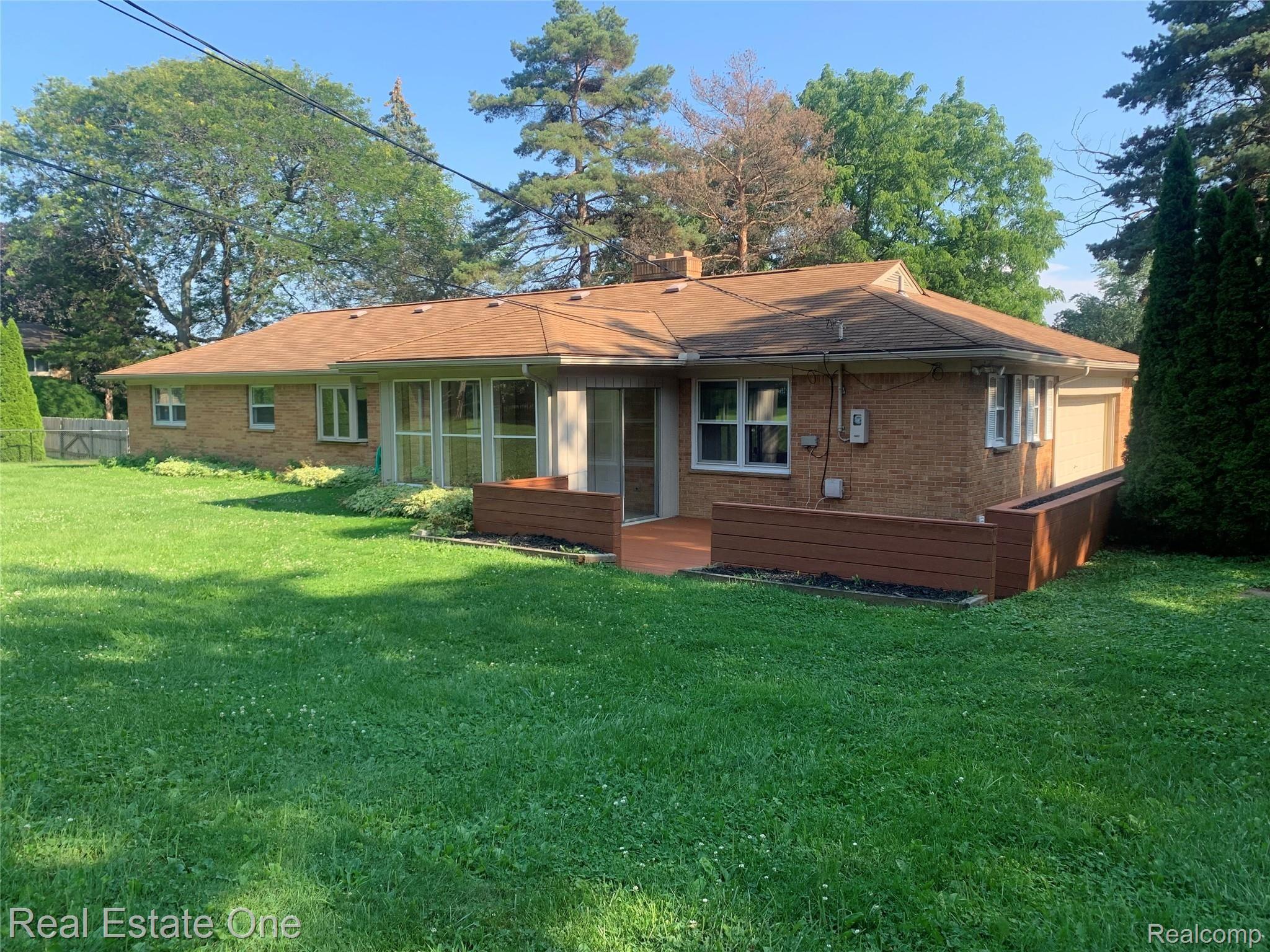 2848 West Tienken Road Rochester, MI 48306 - Photo 18 of 18 34A5AE14-C8F6-46C1-B1C7-BF91A175C6A2.jpeg