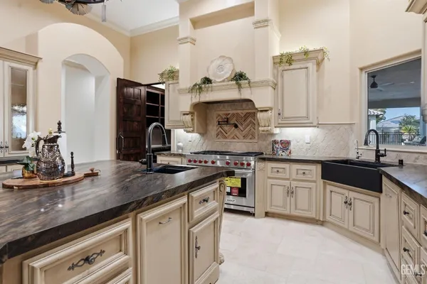 $2,500,000 | Undisclosed Address, Bakersfield, CA 93314