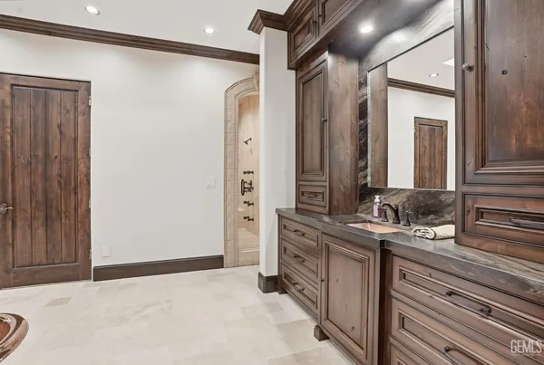 $2,500,000 | Undisclosed Address, Bakersfield, CA 93314