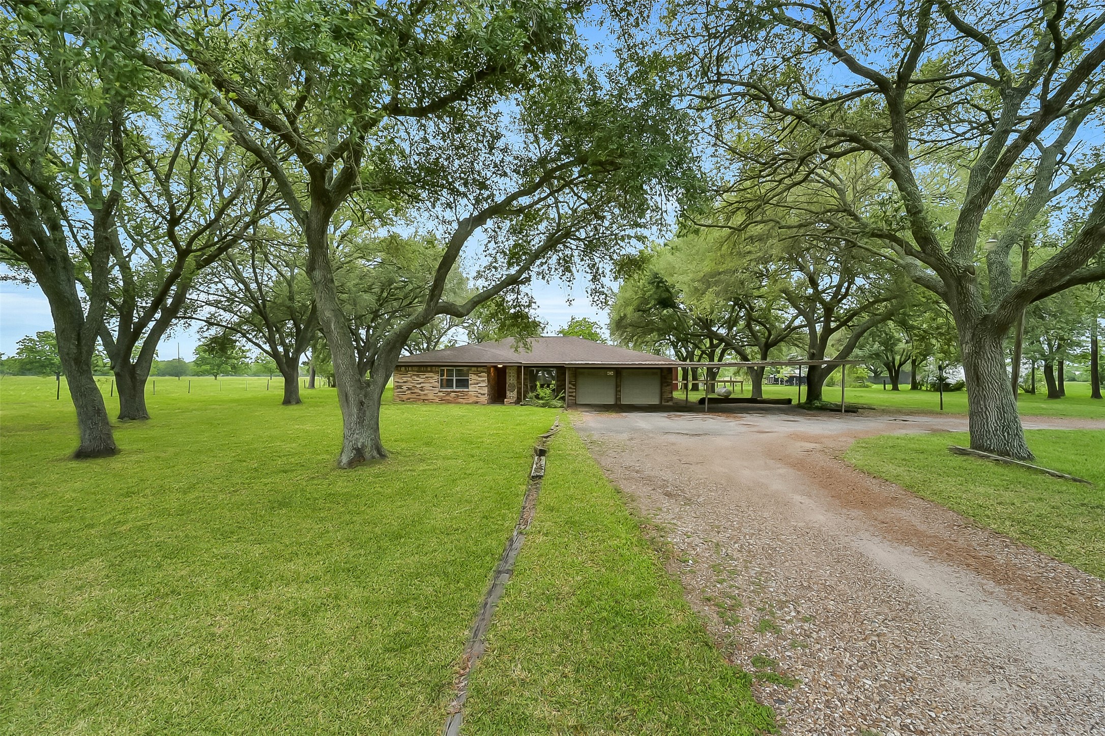 9606 Needville Fairchilds Road Needville, TX 77461 - Photo 5 of 46