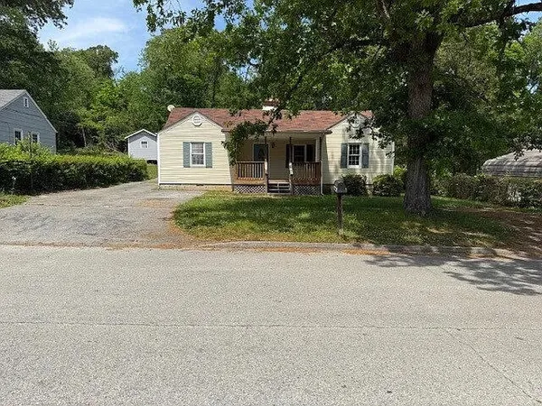 $2,300 | 3431 Van Buren Street, Chattanooga, TN 37415