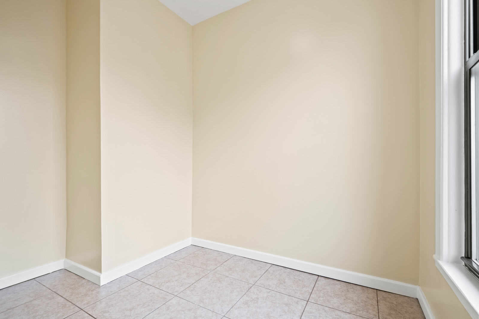 1331 West Huron Street Chicago, IL 60642 - Photo 7 of 11 a view of small space