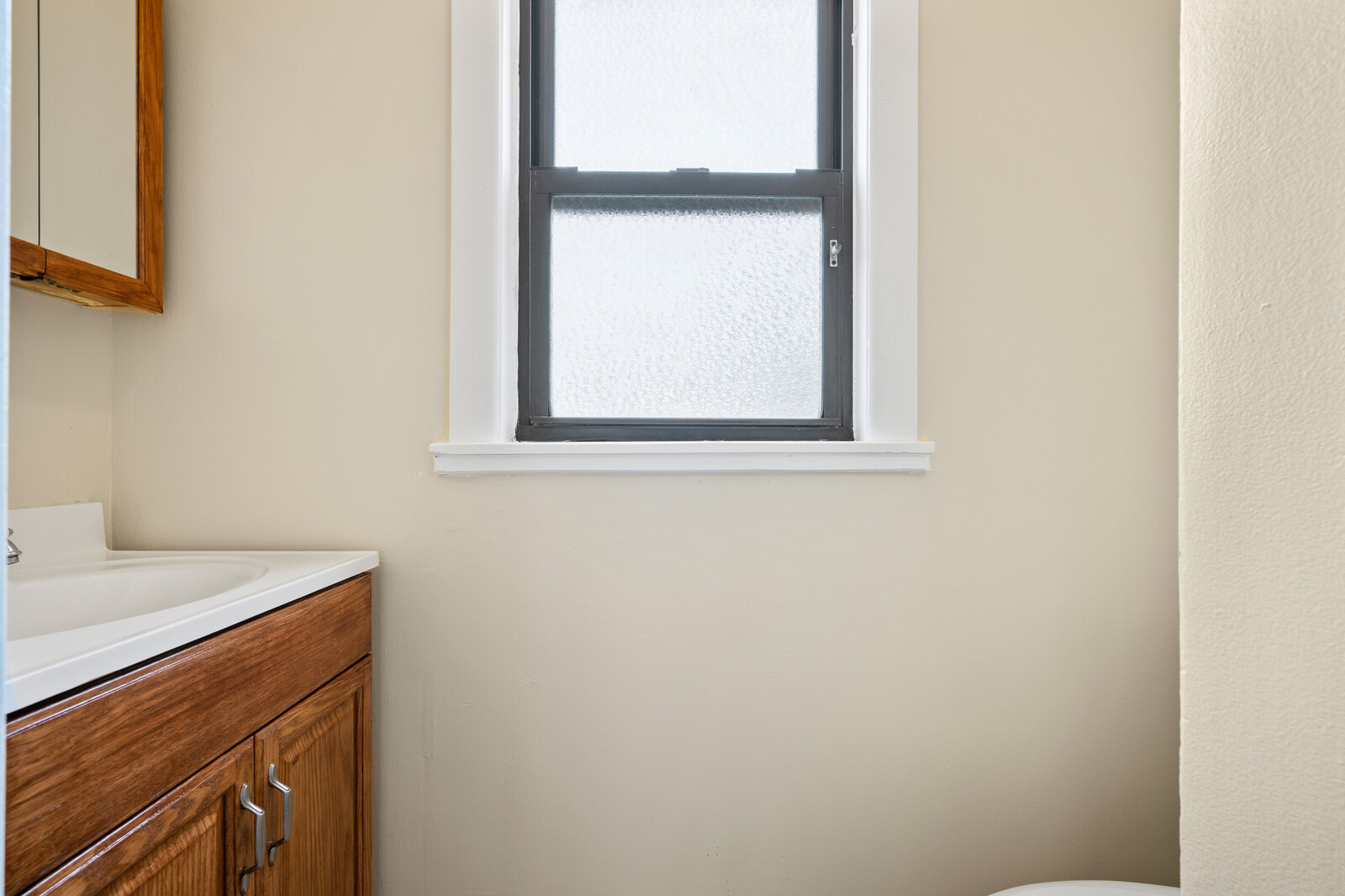 1331 West Huron Street Chicago, IL 60642 - Photo 10 of 11 a view of a bathroom from a window