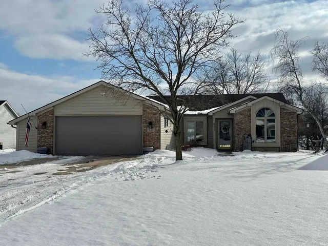 $257,500 | 621 Woodland Springs Place, Fort Wayne, IN 46825