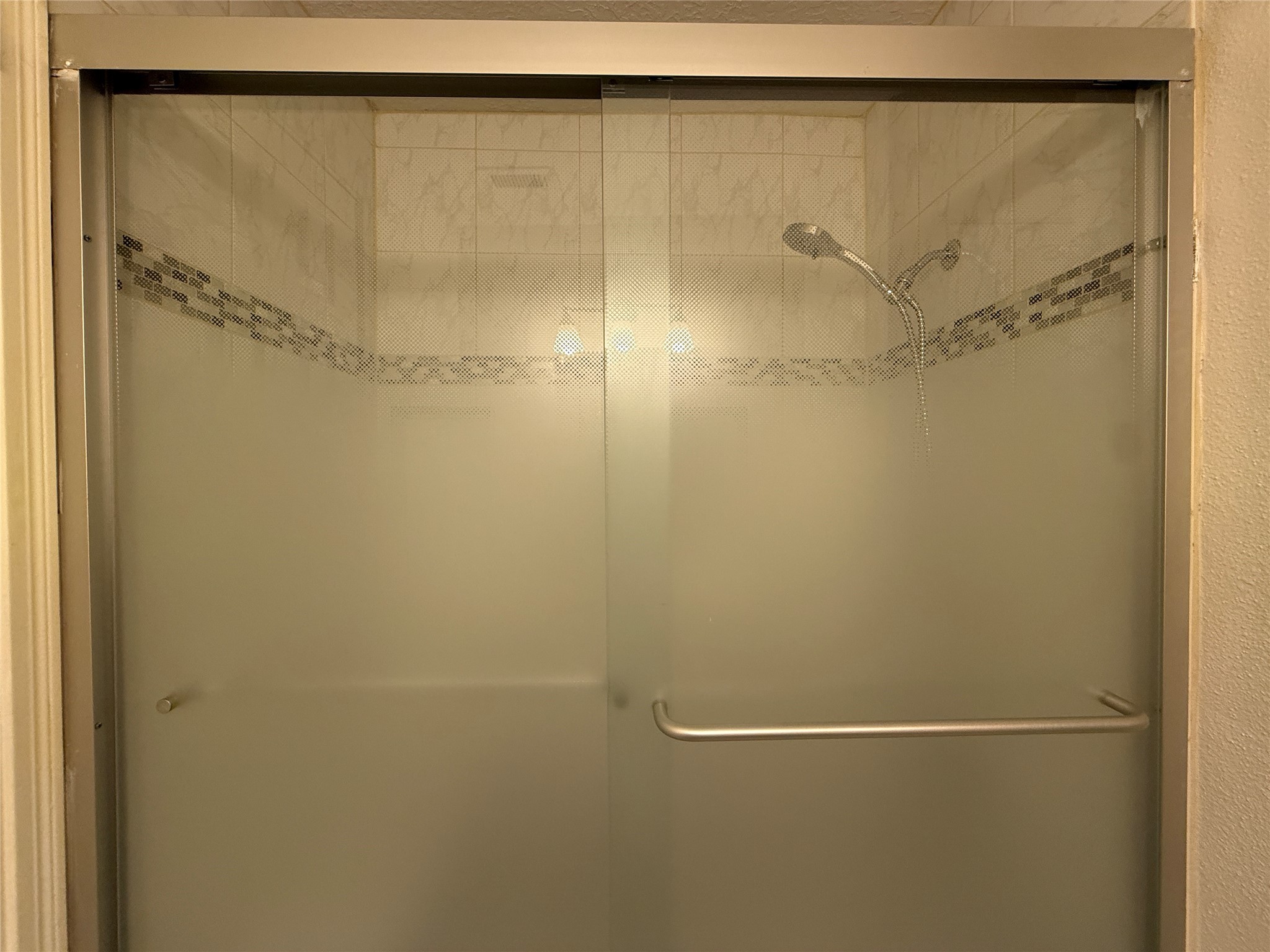 2125 Augusta Drive, Unit 83 Houston, TX 77057 - Photo 20 of 34 a bathroom with a shower