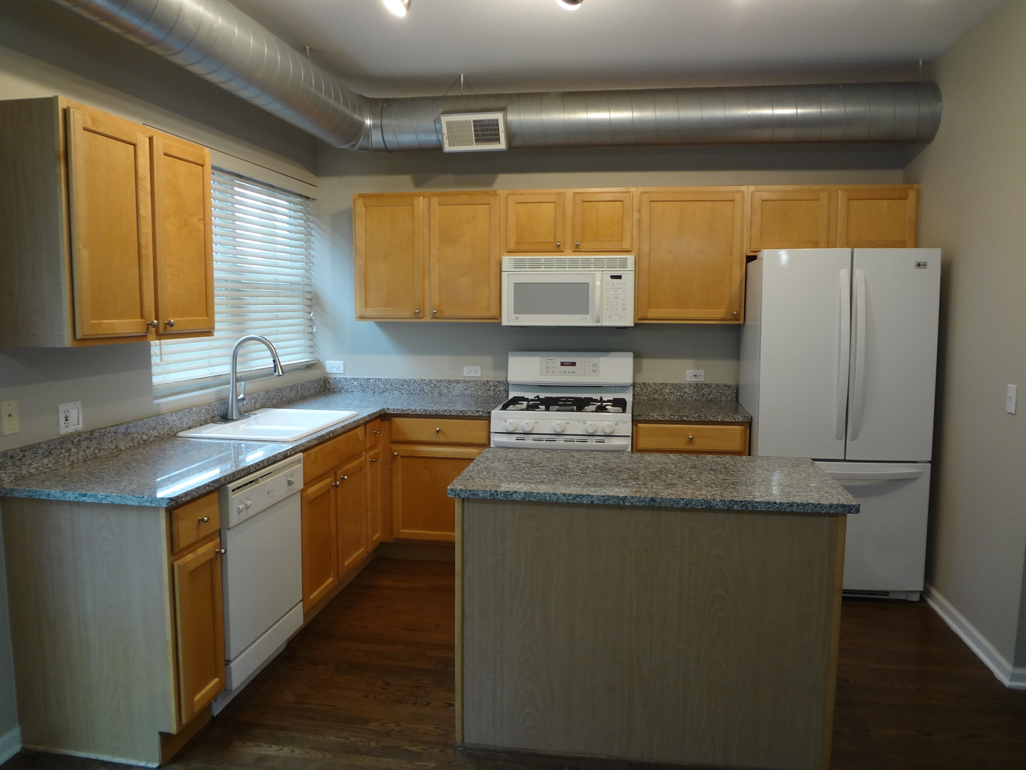 1834 Ridge Avenue, Unit 137 Evanston, IL 60201 - Photo 7 of 19
