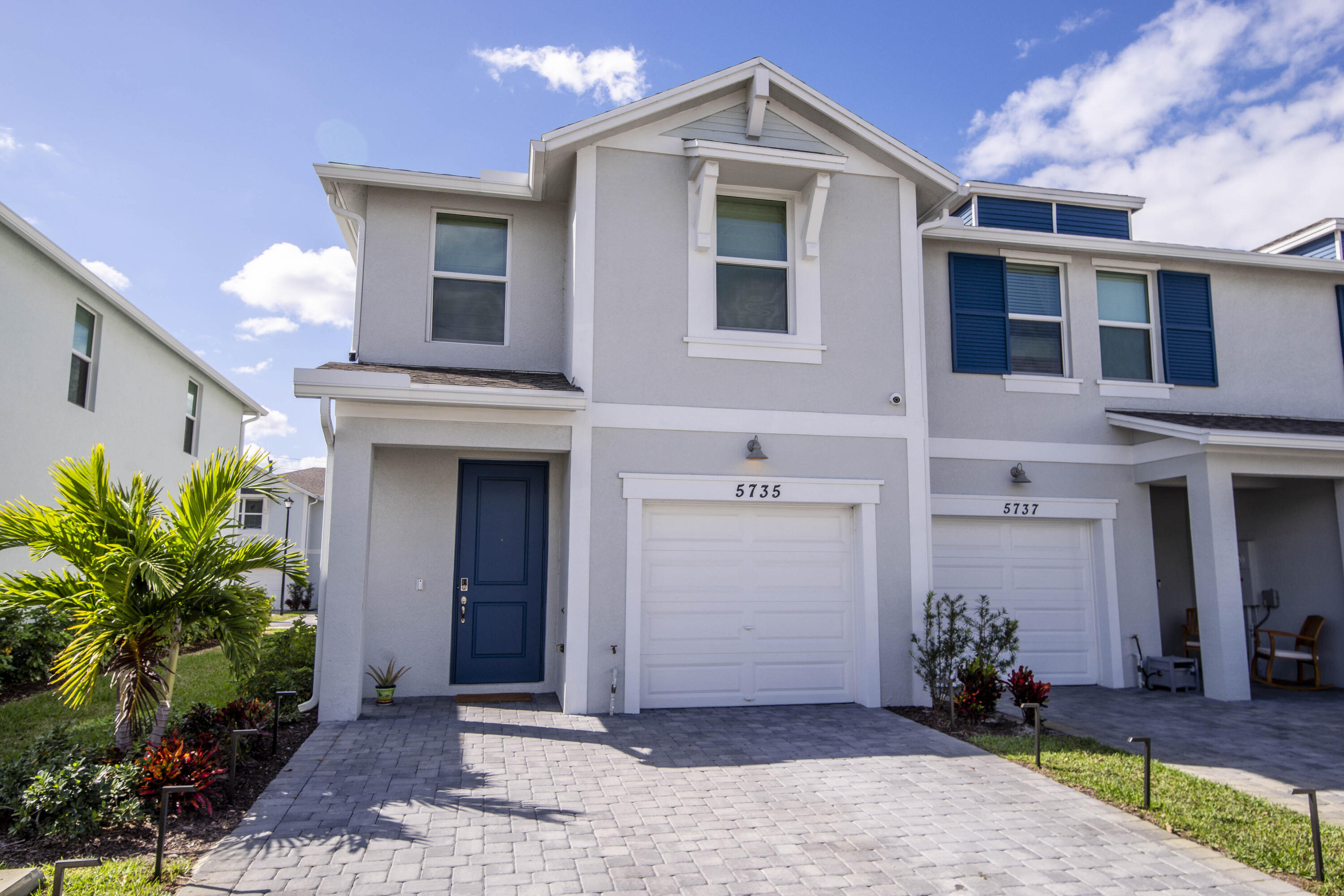 5735 Southeast Edgewater Circle Stuart, FL 34997 - Photo 2 of 36 _IMG1576