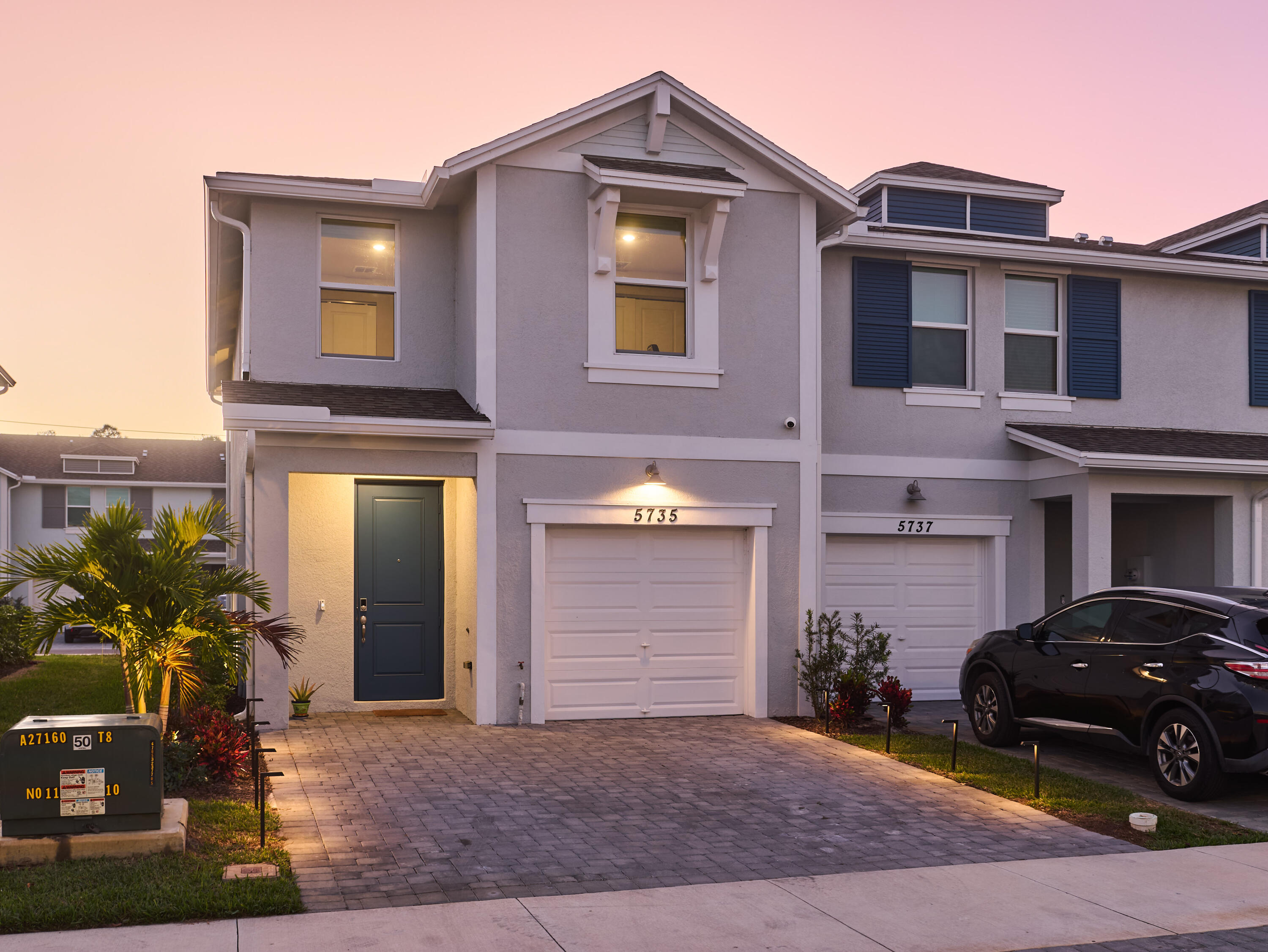 5735 Southeast Edgewater Circle Stuart, FL 34997 - Photo 3 of 36 P1128845_HDR