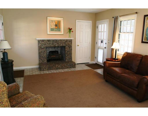 280 Captain Road Longmeadow, MA 01106 - Photo 3 of 27