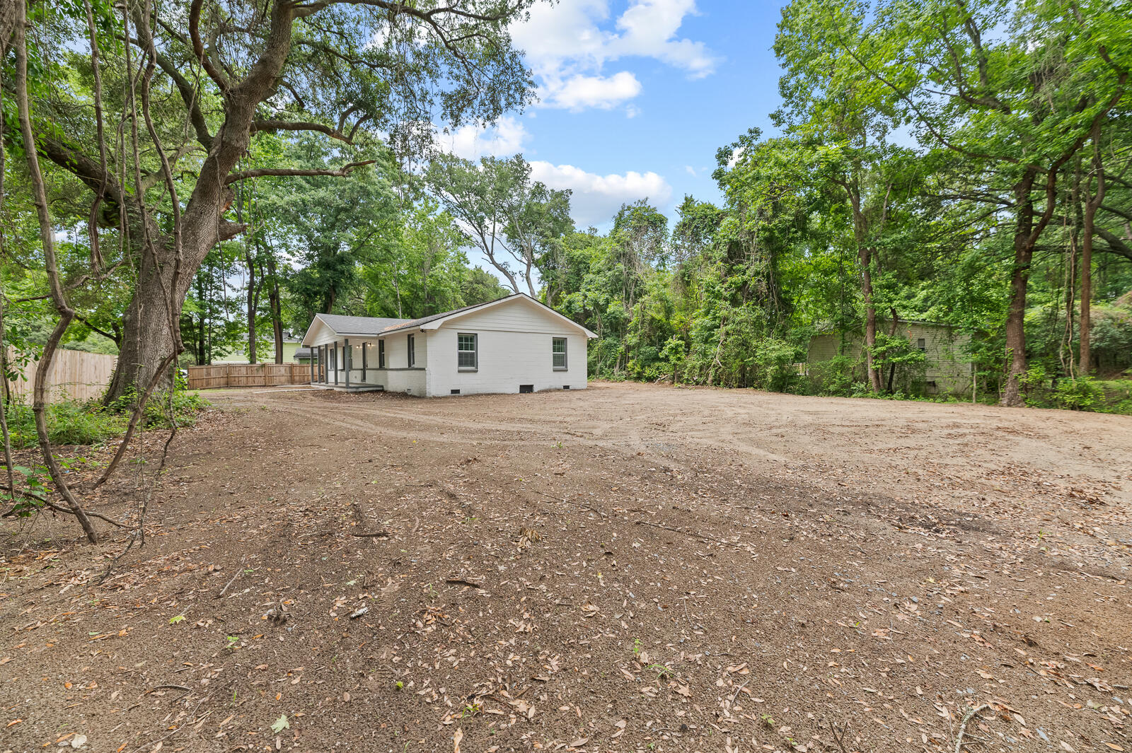 1729 North Highway 17 Mount Pleasant, SC 29464 - Photo 17 of 18 Side Exterior