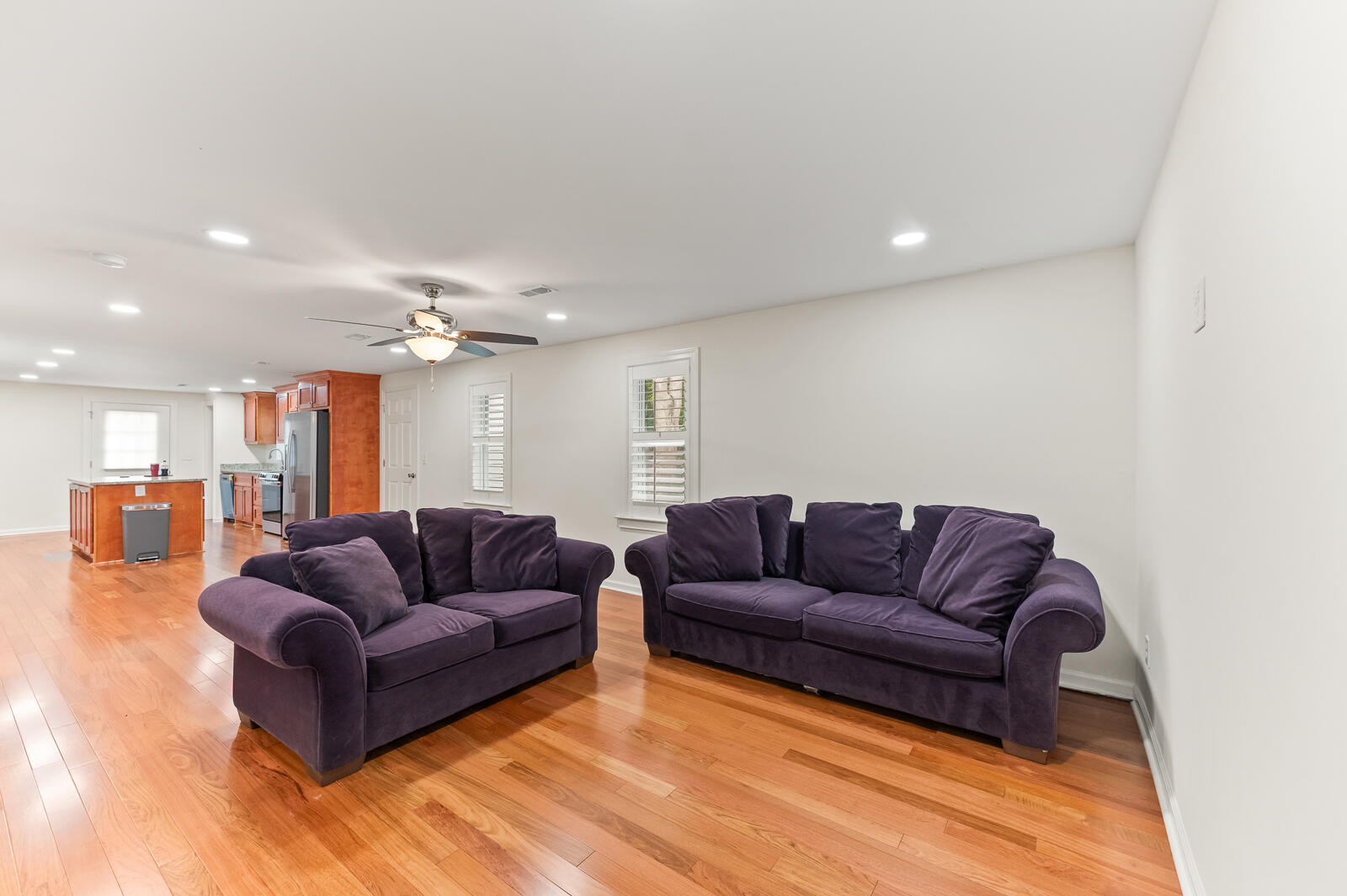 1729 North Highway 17 Mount Pleasant, SC 29464 - Photo 3 of 18 Family Room