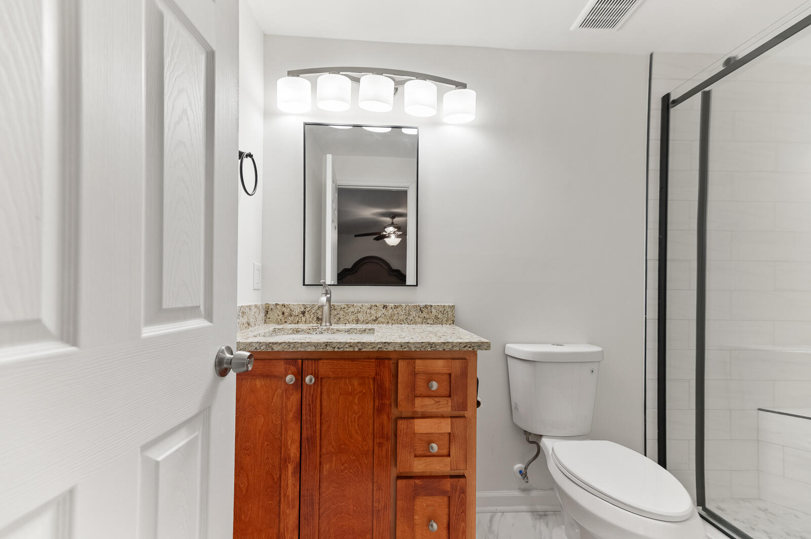 1729 North Highway 17 Mount Pleasant, SC 29464 - Photo 10 of 18 Owner's Bathroom