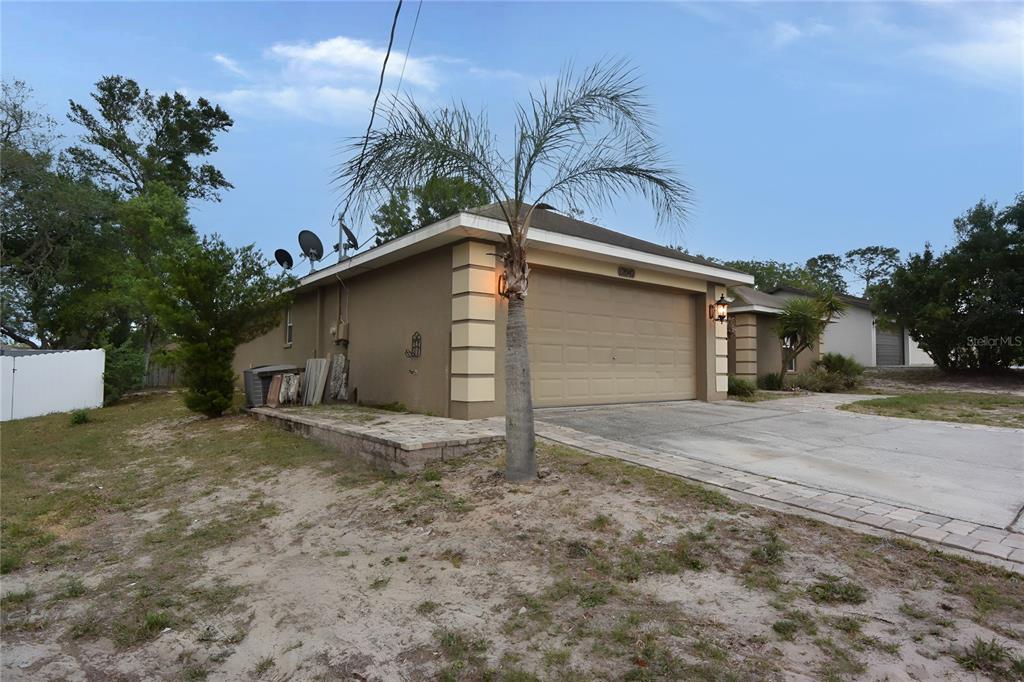 12042 Linden Drive Spring Hill, FL 34608 - Photo 36 of 41 a house with a outdoor space
