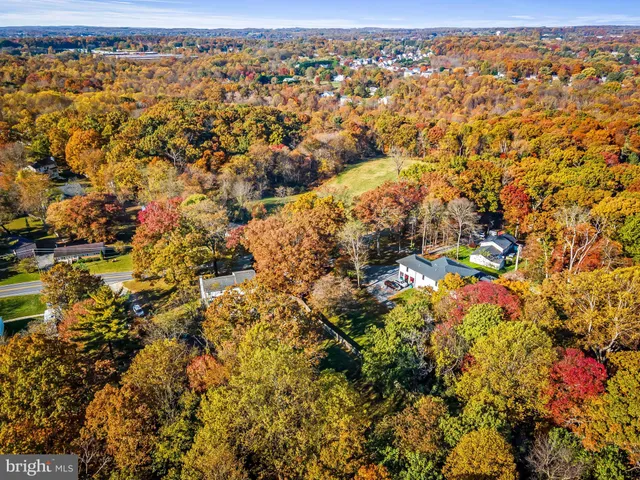 a view of an outdoor space
