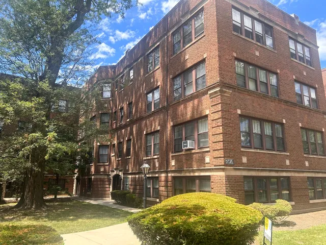 $1,450 | 104 Lincoln Avenue, Unit 1E, Riverside, IL 60546