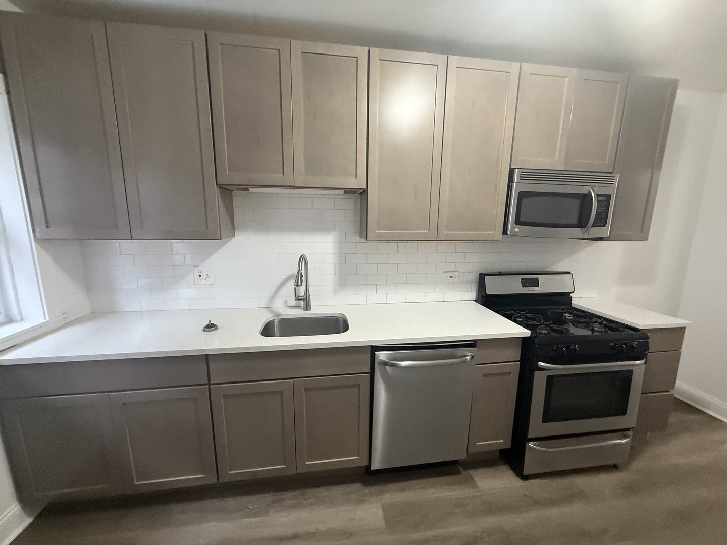 104 Lincoln Avenue, Unit 1E Riverside, IL 60546 - Photo 7 of 10