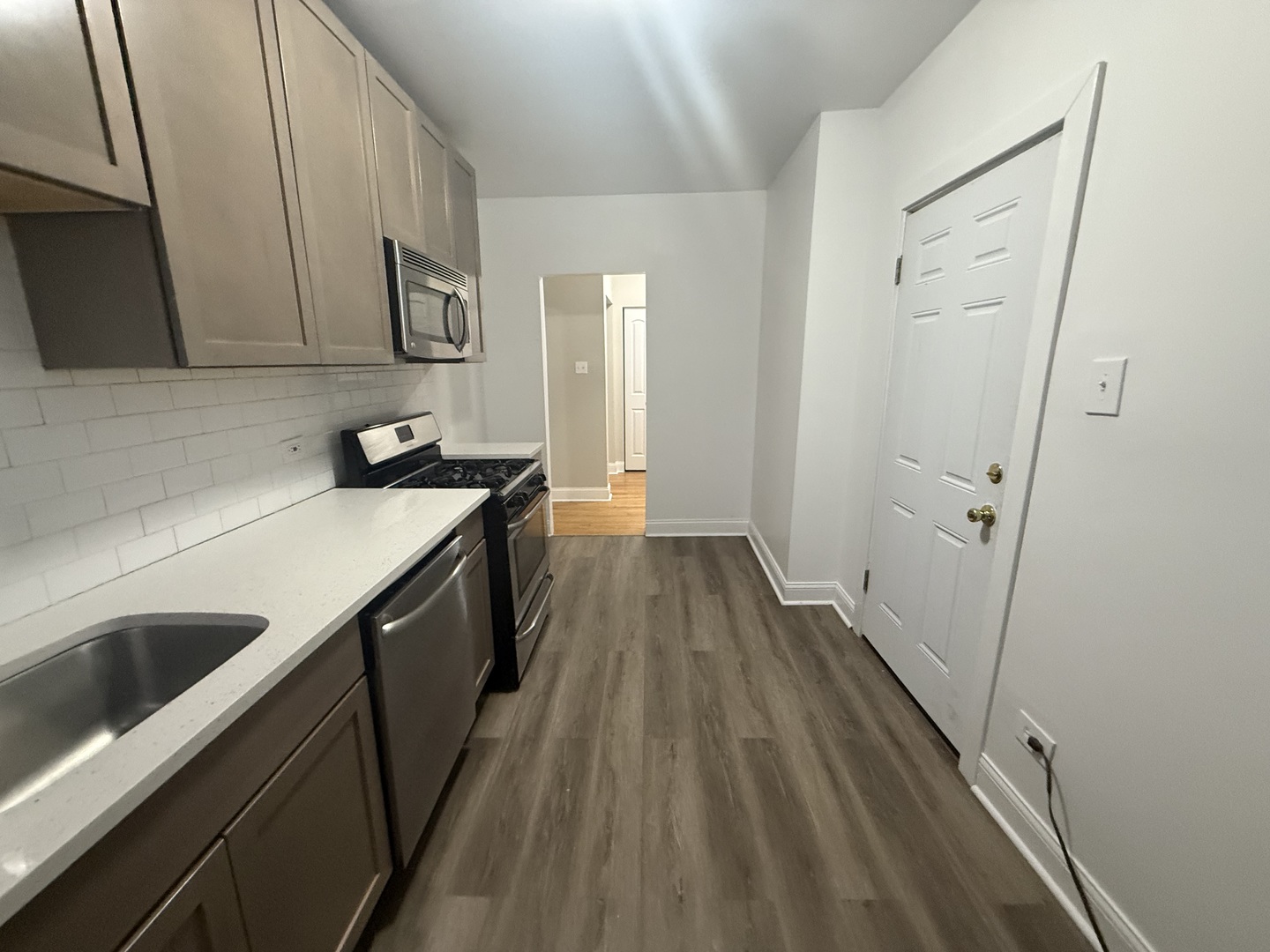 104 Lincoln Avenue, Unit 1E Riverside, IL 60546 - Photo 8 of 10