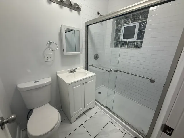 $1,450 | 104 Lincoln Avenue, Unit 1E, Riverside, IL 60546