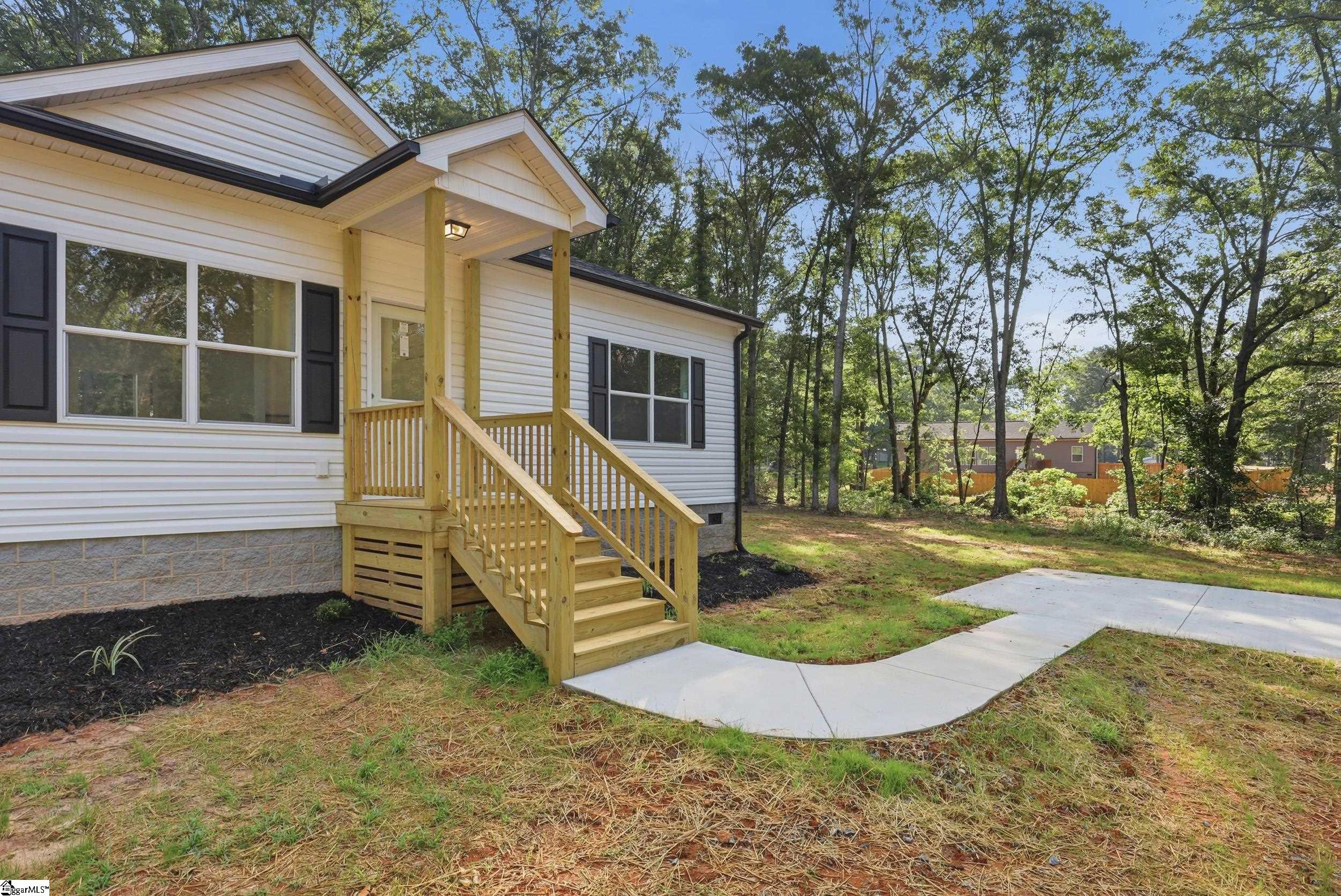 112 Zula Circle Starr, SC 29684 - Photo 2 of 34
