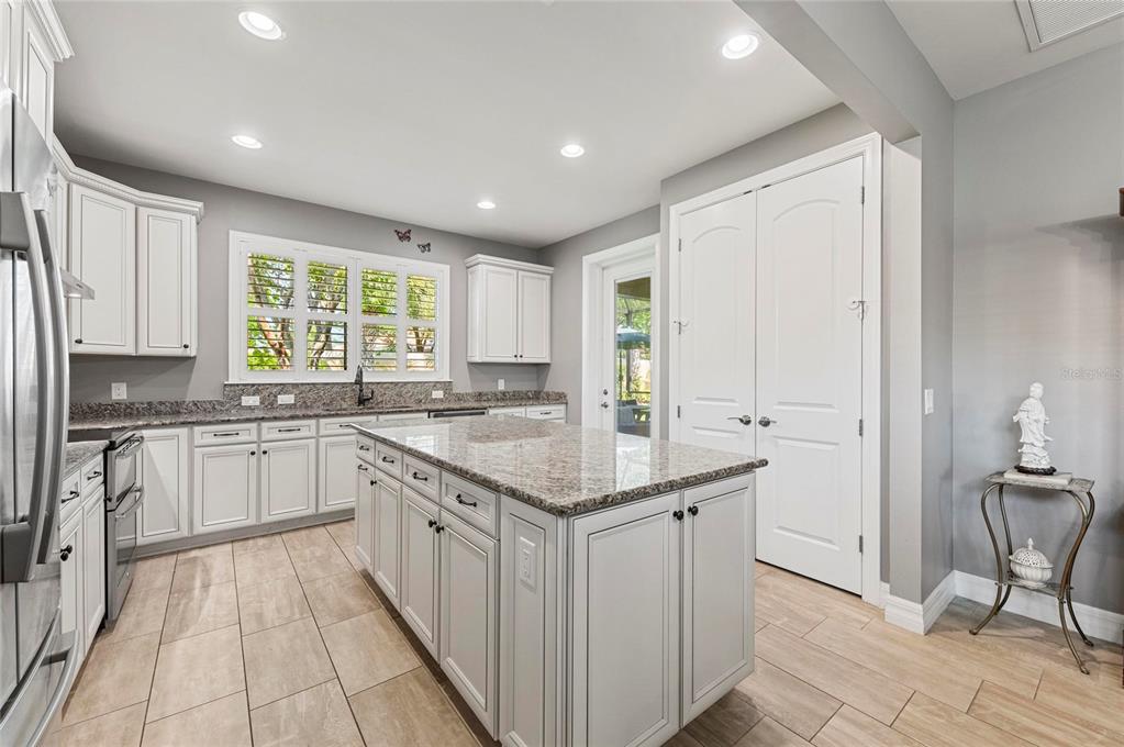 19035 Mangieri Street Venice, FL 34293 - Photo 10 of 67