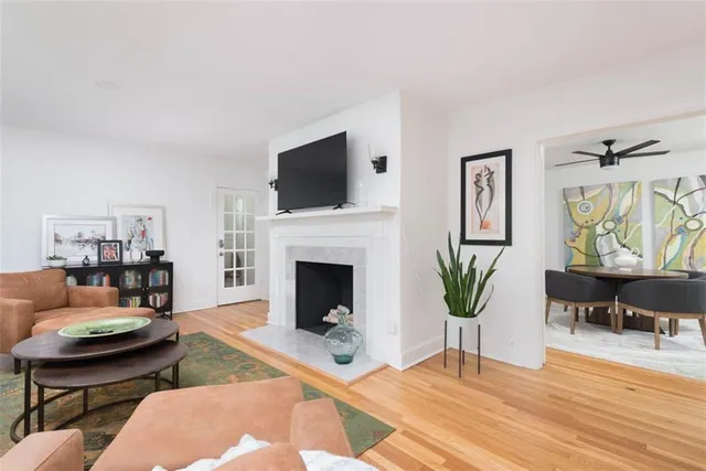 $1,950,000 | 1120-1124 Ward Parkway, Kansas City, MO 64112