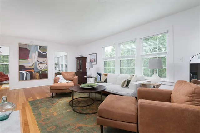 $1,950,000 | 1120-1124 Ward Parkway, Kansas City, MO 64112