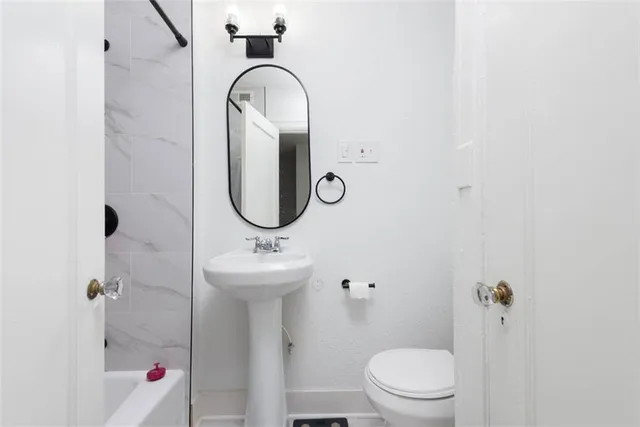 $1,950,000 | 1120-1124 Ward Parkway, Kansas City, MO 64112