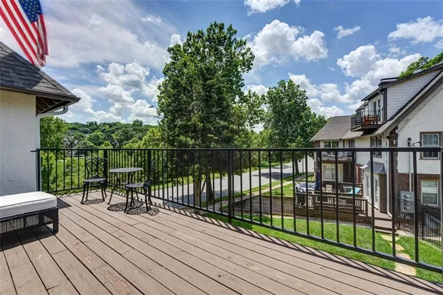 $1,950,000 | 1120-1124 Ward Parkway, Kansas City, MO 64112