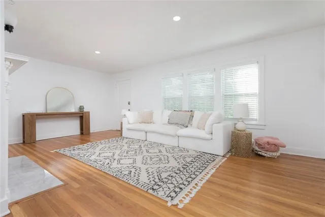 $1,950,000 | 1120-1124 Ward Parkway, Kansas City, MO 64112