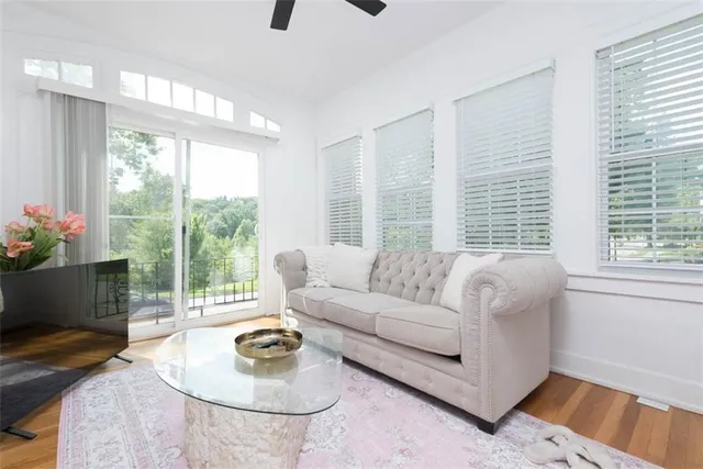 $1,950,000 | 1120-1124 Ward Parkway, Kansas City, MO 64112