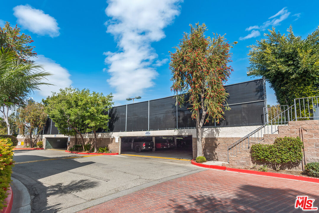 8160 Manitoba Street, Unit 208 Playa del Rey, CA 90293 - Photo 31 of 38