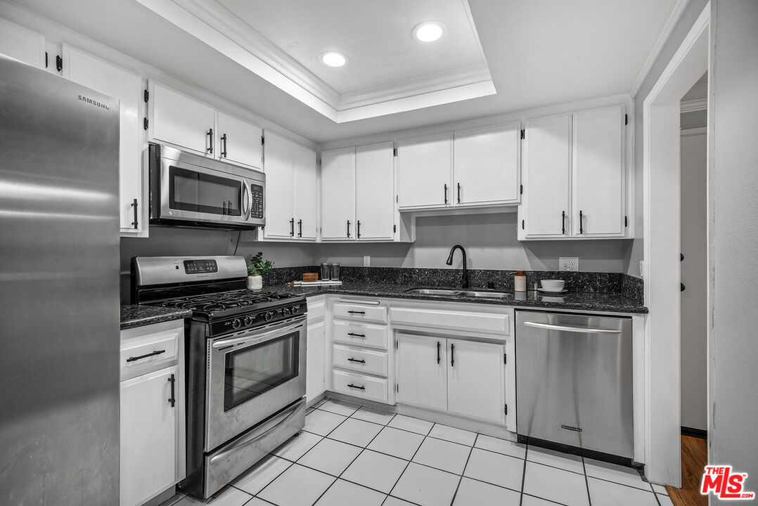 8160 Manitoba Street, Unit 208 Playa del Rey, CA 90293 - Photo 8 of 38