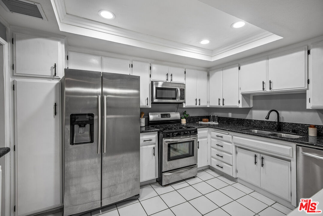 8160 Manitoba Street, Unit 208 Playa del Rey, CA 90293 - Photo 9 of 38