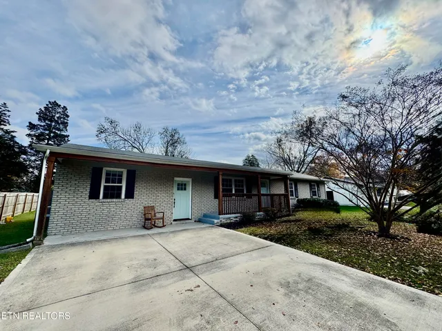 $2,700 | 824 Noragate Road, Knoxville, TN 37919