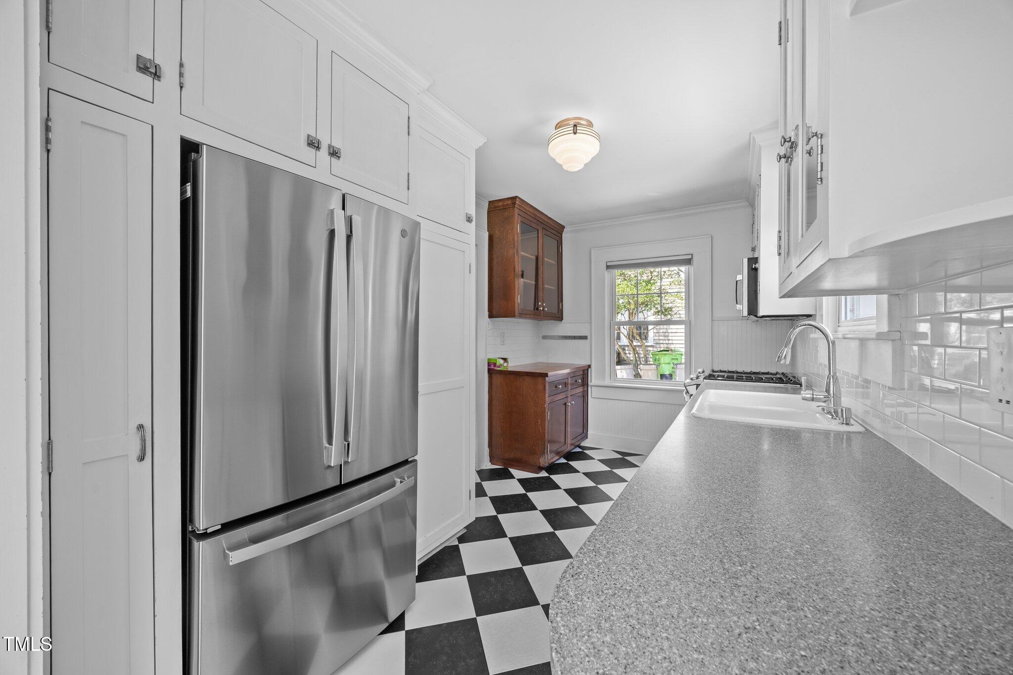 2710 Kilgore Avenue Raleigh, NC 27607 - Photo 6 of 52 13-web-or-mls-IMG_1054