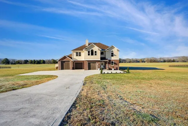 $625,000 | 1118 Espalier Drive, Decatur, TN 37322