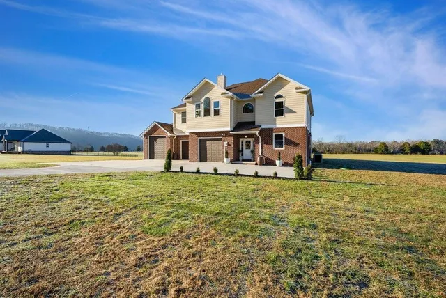 $625,000 | 1118 Espalier Drive, Decatur, TN 37322