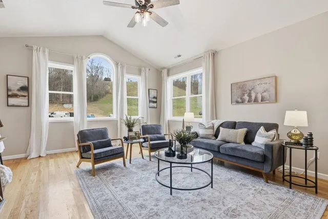 $625,000 | 1118 Espalier Drive, Decatur, TN 37322