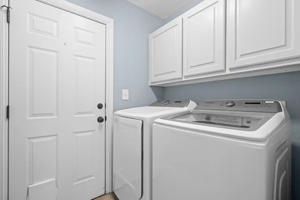 $2,975 | 423 Augusta Drive, Rockport, TX 78382
