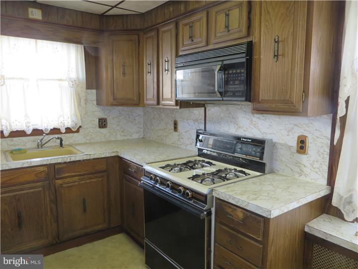 619 Delaware Avenue Riverside, NJ 08075 - Photo 8 of 22